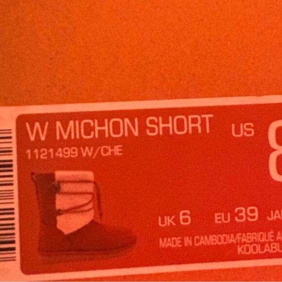 Koolaburra Chestnut and White Size 8 Michon Short Boots NWT - Picture 7 of 7